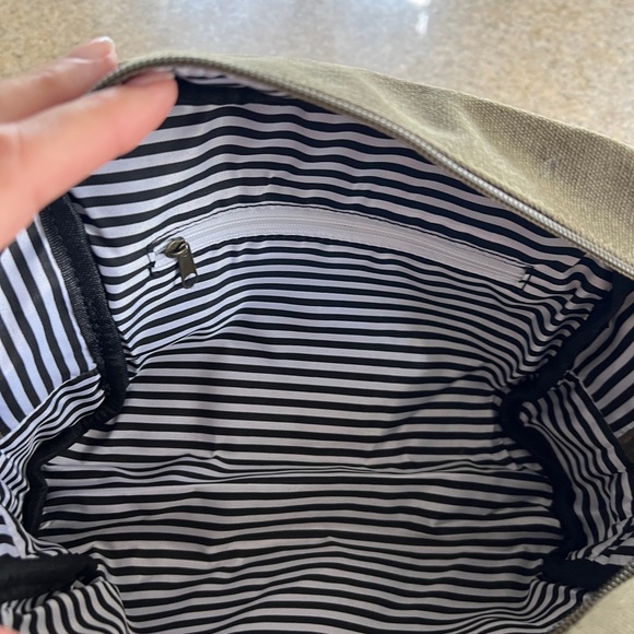 Canvas toiletry bag with samples! - Picture 2 of 4